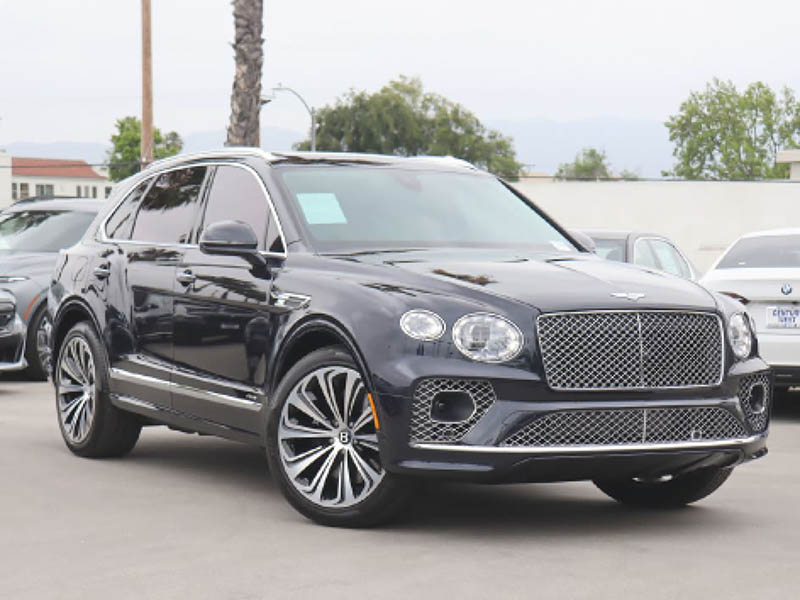 Original Bentley vehicle photograph.